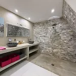 וילה Pramousquier Loft De Charme 2 Piscines Interieure Et Exterieure לה לבאנדו
