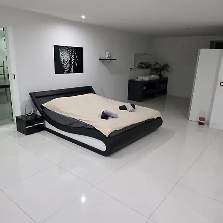 빌라 Pramousquier Loft De Charme 2 Piscines Interieure Et Exterieure