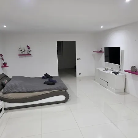 Pramousquier Loft De Charme 2 Piscines Interieure Et Exterieure לה לבאנדו