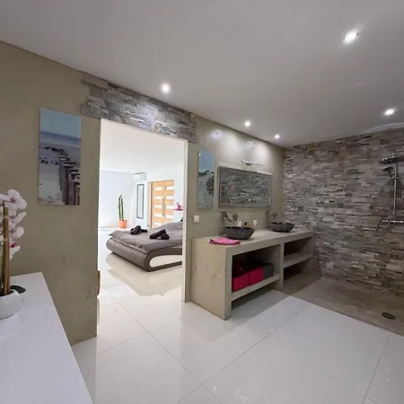 Pramousquier Loft De Charme 2 Piscines Interieure Et Exterieure וילה לה לבאנדו